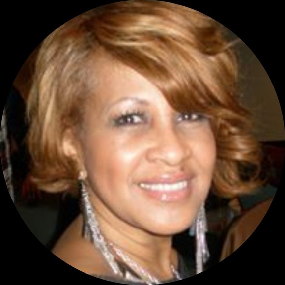 Profile Picture of Lawanda Love that look etc! (@lroche1998) on Poshmark