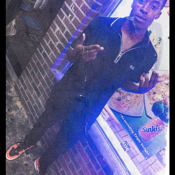 Profile Picture of Quentin Sims (@qrock80) on Poshmark