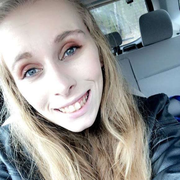 Profile Picture of Breanna Stelson (@brestel) on Poshmark