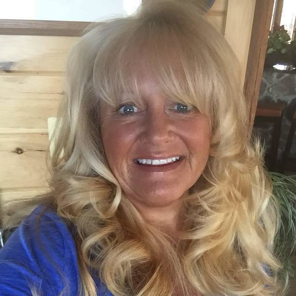Profile Picture of Tamara Frye (@csunchaser) on Poshmark