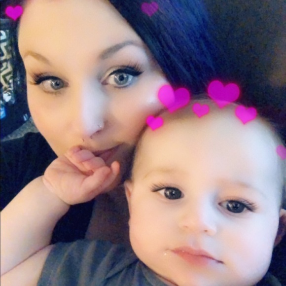 Profile Picture of Amanda Forsman (@aforsmanearl) on Poshmark