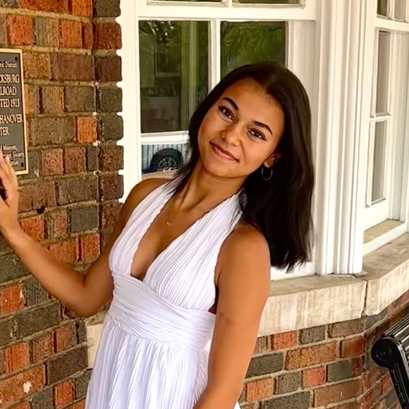 Profile Picture of Haley Chapman (@haley22657) on Poshmark