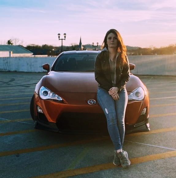 Profile Picture of Aubree Kurts (@ajkurts) on Poshmark