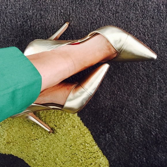 Profile Picture of Maria Claridge (@lulumenendez) on Poshmark