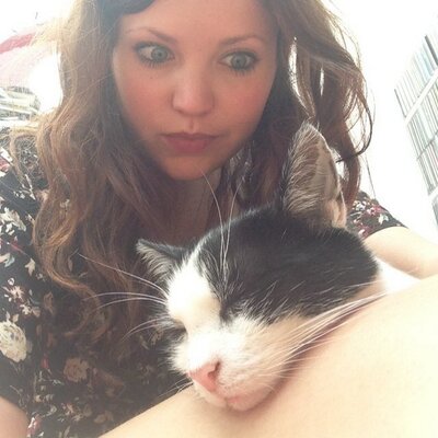 Profile Picture of Kate Griffith (@katkatgriff) on Twitter