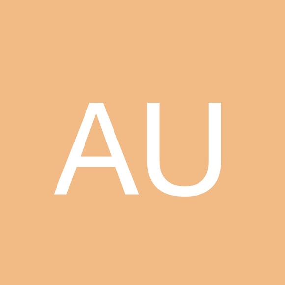 Profile Picture of Angela Urove (@angelaurove) on Poshmark