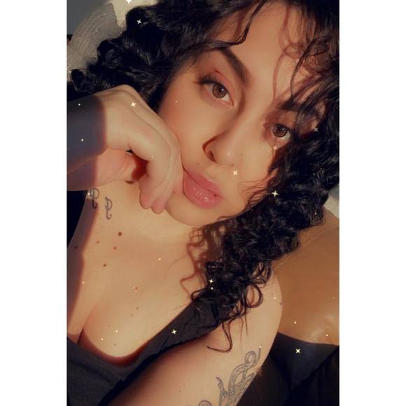 Profile Picture of Maddy Lefave (@madisonlefave) on Poshmark