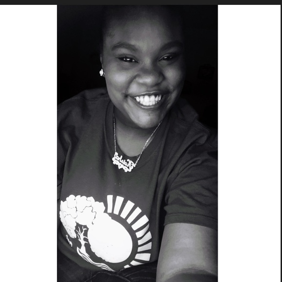 Profile Picture of Keisha Parson (@keishaa26) on Poshmark