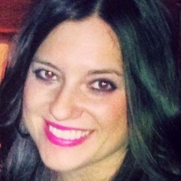 Profile Picture of Sarah Hinde (@shminn7) on Poshmark