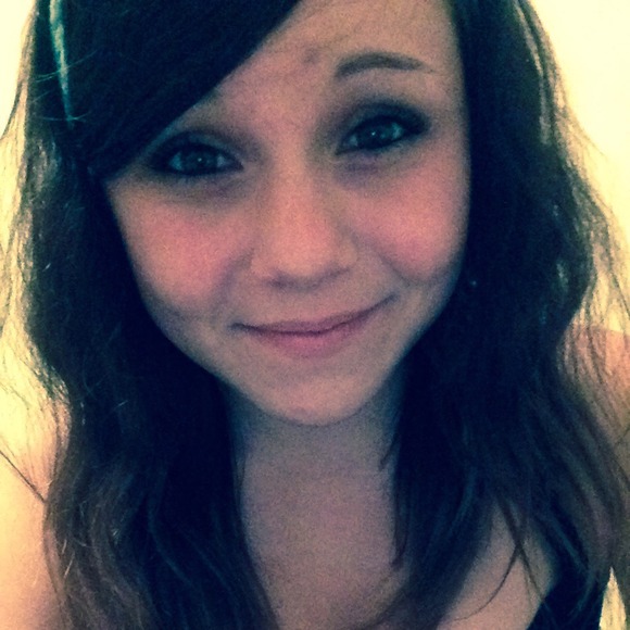 Profile Picture of Jenna Von behren (@justadream20) on Poshmark