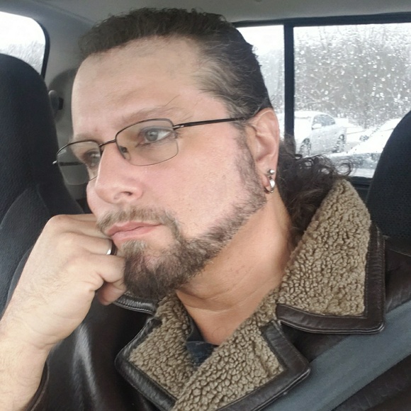 Profile Picture of Rusty Sparks (@rusty_sparks) on Poshmark