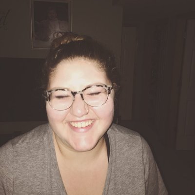 Profile Picture of Keely Thompson (@keelymthom) on Twitter