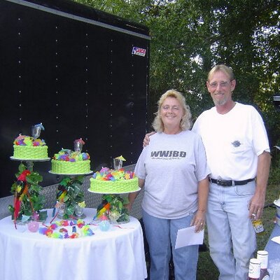 Profile Picture of Theresa Tuttle (@parrothead1954) on Twitter
