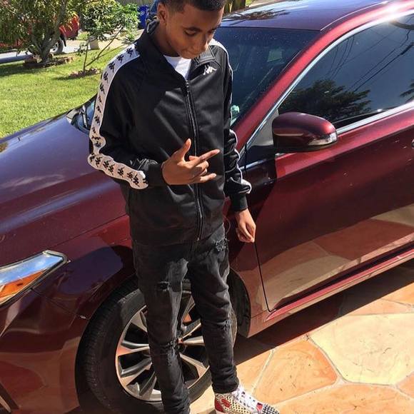 Profile Picture of Kyle Mcfarlane (@curlyheadkyle_) on Poshmark