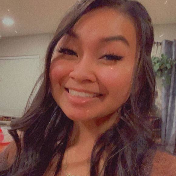 Josephine D-peralta - Poshmark Profile Picture of Josephine D-peralta (@ioke) on Poshmark