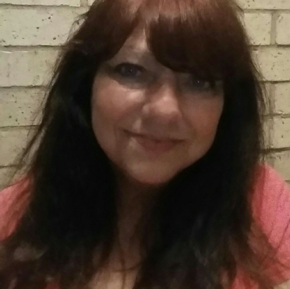 Profile Picture of Sandra Foote (@sfoote63) on Poshmark