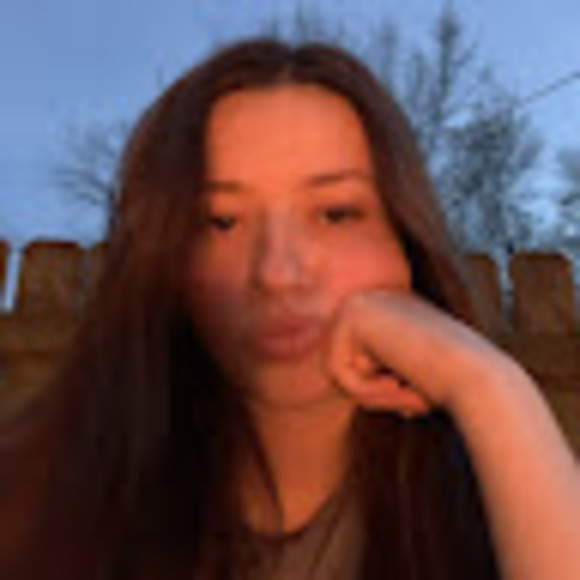 Profile Picture of Hope Blevins (@hopeblev) on Poshmark