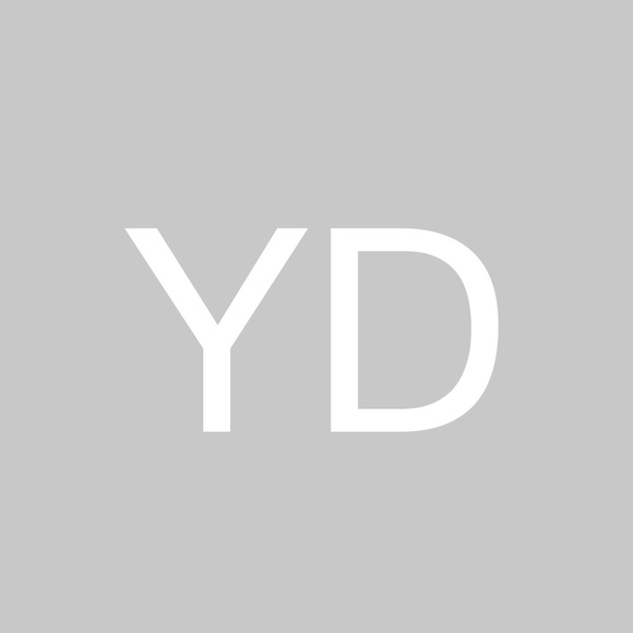Profile Picture of Yvonne Driessen (@tootgary) on Poshmark