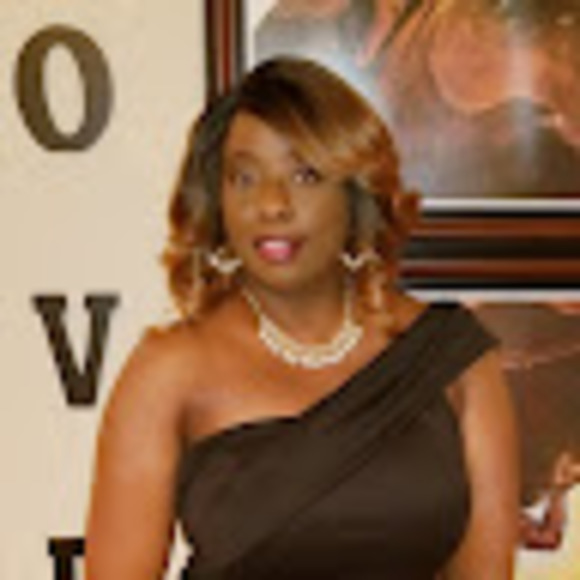 Kimberly Borishade - Poshmark Profile Picture of Kimberly Borishade (@kborishade30) on Poshmark