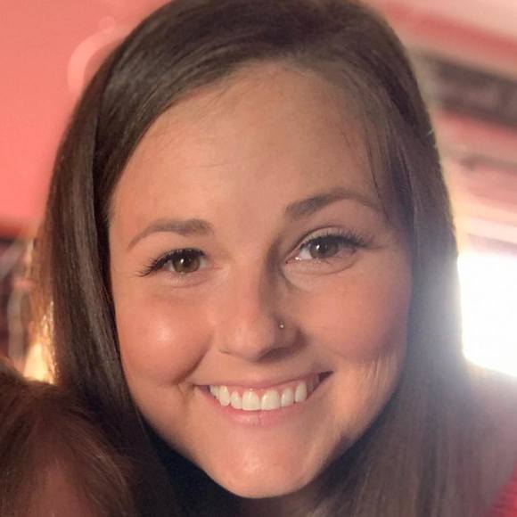 Profile Picture of Alisha Bennett (@abenuts) on Poshmark