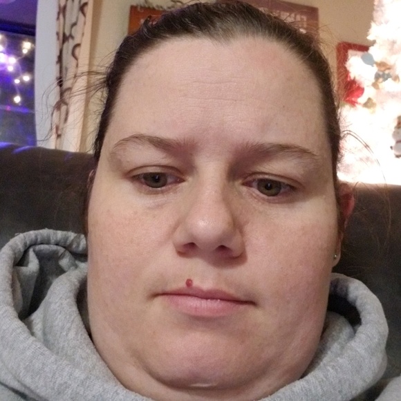 Profile Picture of Lori Kemp (@lori_kemp) on Poshmark