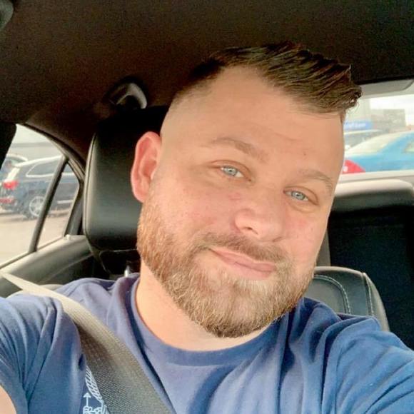 Profile Picture of Jonathan Cantrell (@jdcant8228) on Poshmark