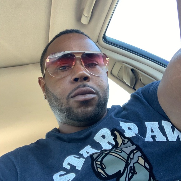 Profile Picture of Eddie Thornton (@ethornton58) on Poshmark