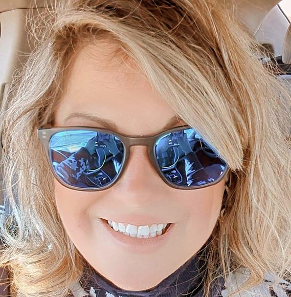 Cynthia Romstadt - Poshmark Profile Picture of Cynthia Romstadt (@happilytaken07) on Poshmark