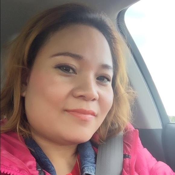 Profile Picture of Teng Silaphet (@amphavan) on Poshmark