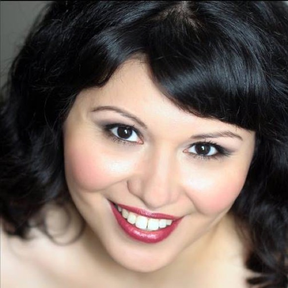 Profile Picture of Minerva Schott (@minschott) on Poshmark