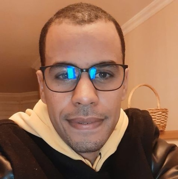 Profile Picture of Tarik Balloud (@balloudtarik) on Poshmark