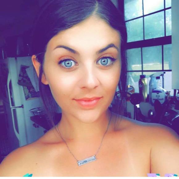 Profile Picture of Julia Ralph (@julianicole239) on Poshmark