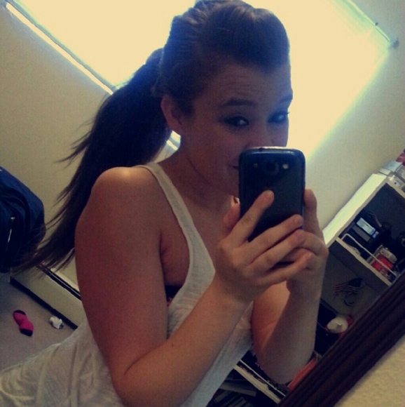 Profile Picture of Jessica Heaston (@jessicaheaston) on Poshmark