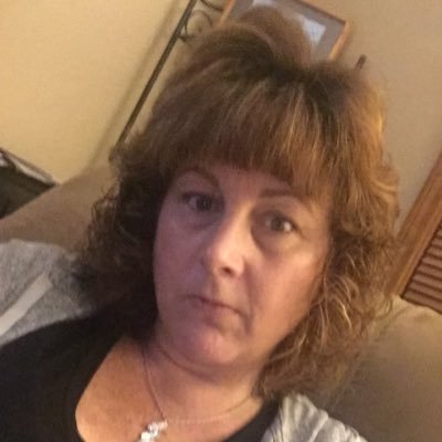 Profile Picture of Robyn Chandler Lauzon (@LauzonRobyn) on Twitter