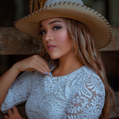 Profile Picture of Angiewong (@AngieYeeLian) on Twitter