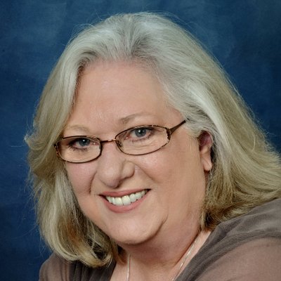 Profile Picture of Debbie Hinds (@starhinds333) on Twitter