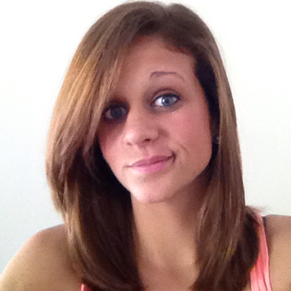 Profile Picture of Ariel Wiley (@arwiley91) on Poshmark