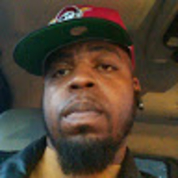 Profile Picture of Danny Franklin (@dannyboy1980) on Poshmark