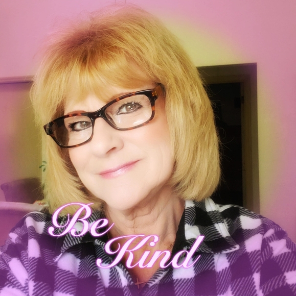 Profile Picture of Diana Latella (@garnet91055) on Poshmark