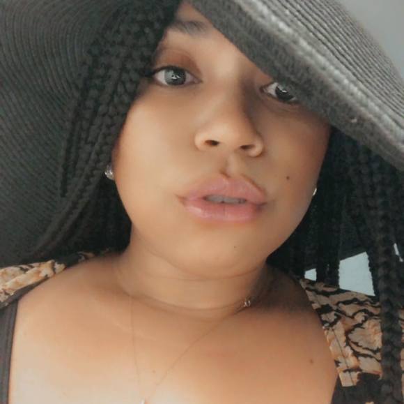 Profile Picture of Kellie Mcleese (@dcontrend) on Poshmark