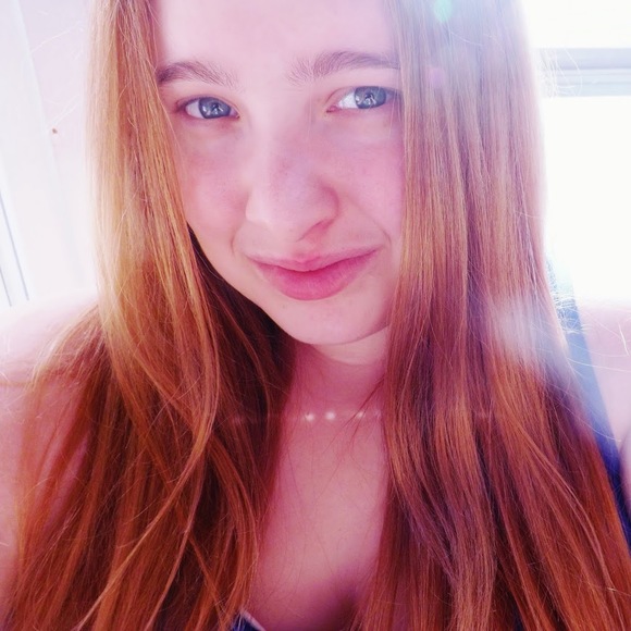 Profile Picture of Mallory Huba (@malloryhuba) on Poshmark