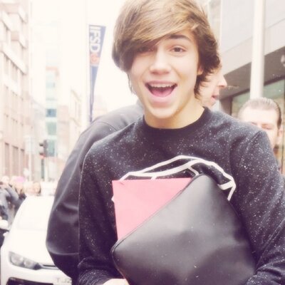 Profile Picture of Dino George (@ThatFauxGeorge) on Twitter