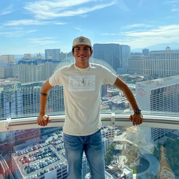 Profile Picture of Carlos Rubio (@rubio81) on Poshmark