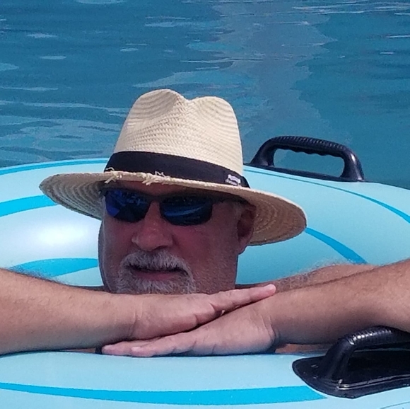 Profile Picture of Michael Cossu (@mcossu) on Poshmark