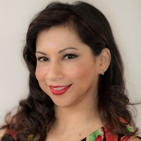 Profile Picture of Jennifer Fiorino-Johnson (@authorjenangeli) on Pinterest