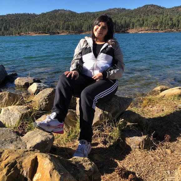 Profile Picture of Genesis Moreno (@alinexoxov) on Poshmark