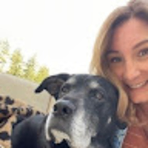 Profile Picture of Lori Kosmas (@lorimarie1471) on Poshmark