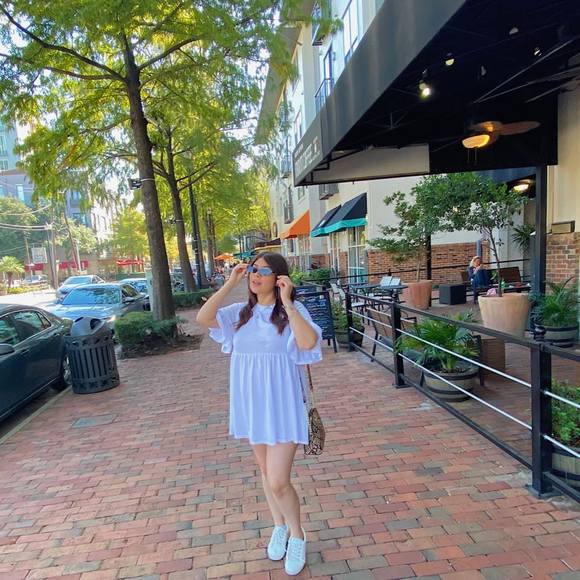 Profile Picture of Michell Gonzalez (@michellglzz) on Poshmark