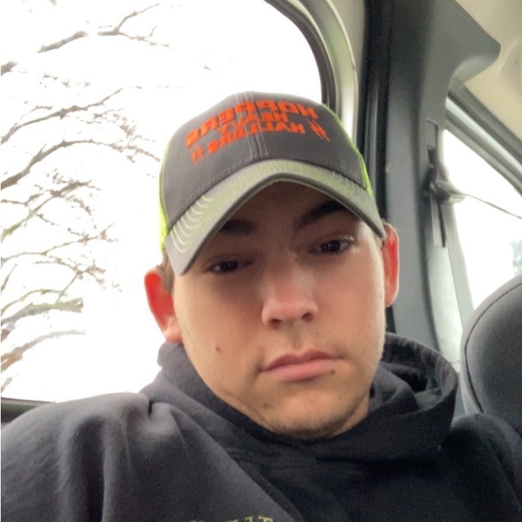 Profile Picture of Ryan Graham (@ryangraham355) on Poshmark