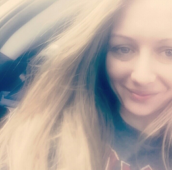 Profile Picture of Manda Adams (@amandaadams87) on Poshmark